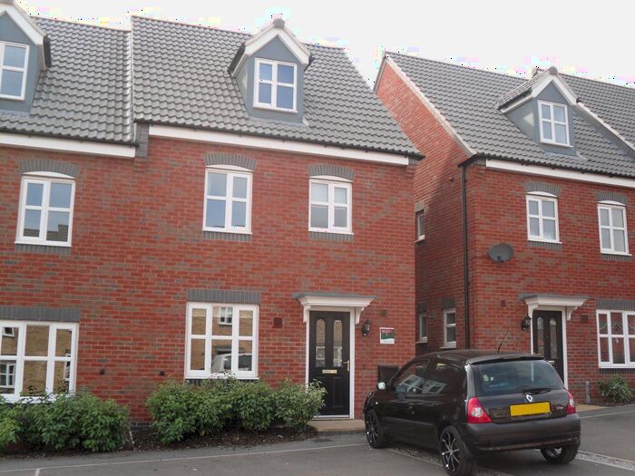 3 Bedroom Semi-Detached House To Rent In Strutts Close, South Normanton, Alfreton, DE55