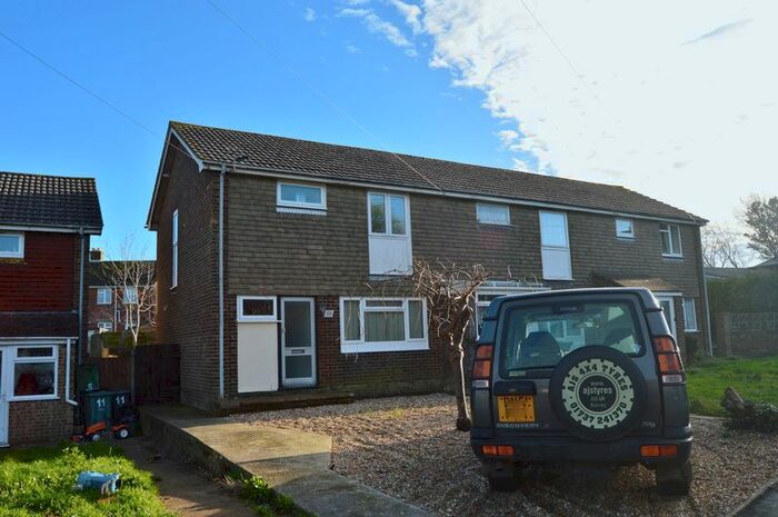 3 Bedroom End Of Terrace House To Rent In Spring Walk, Newport, PO30