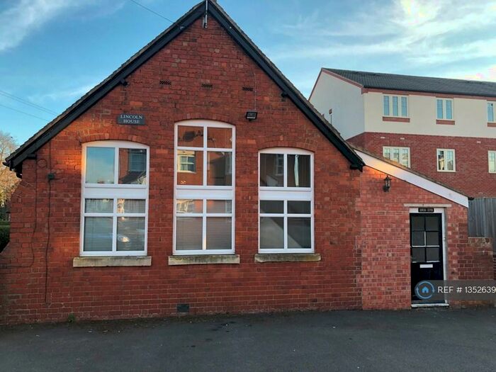 2 Bedroom Flat To Rent In Lincoln House, Rugby, CV22