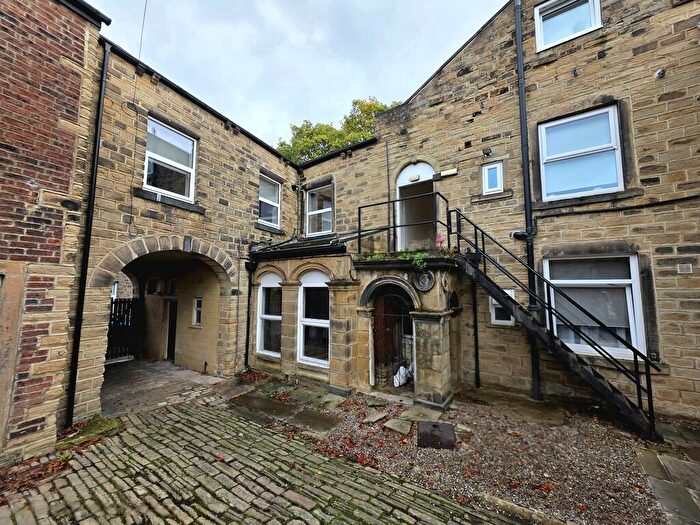 1 Bedroom Apartment To Rent In Flat, The Hollies, BD19