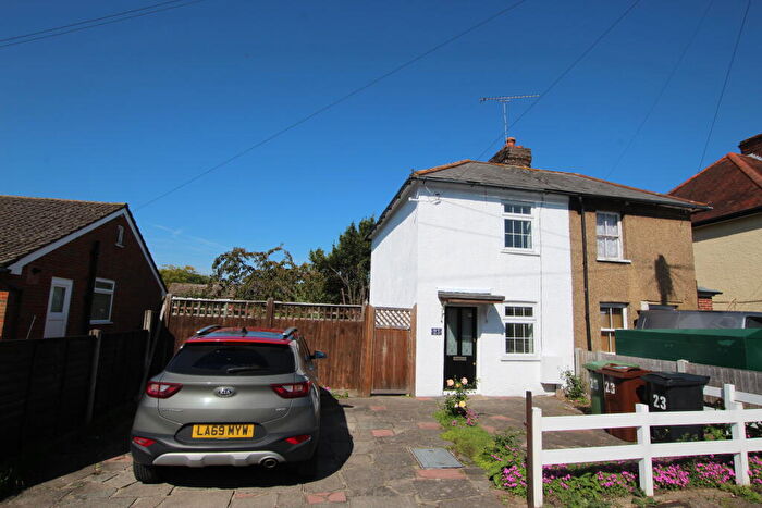 1 Bedroom Terraced House To Rent In Middle Lane (), Epsom, KT17
