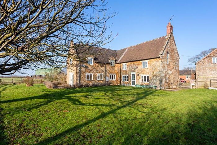 4 Bedroom Cottage To Rent In The Green, Culworth, Banbury, OX17