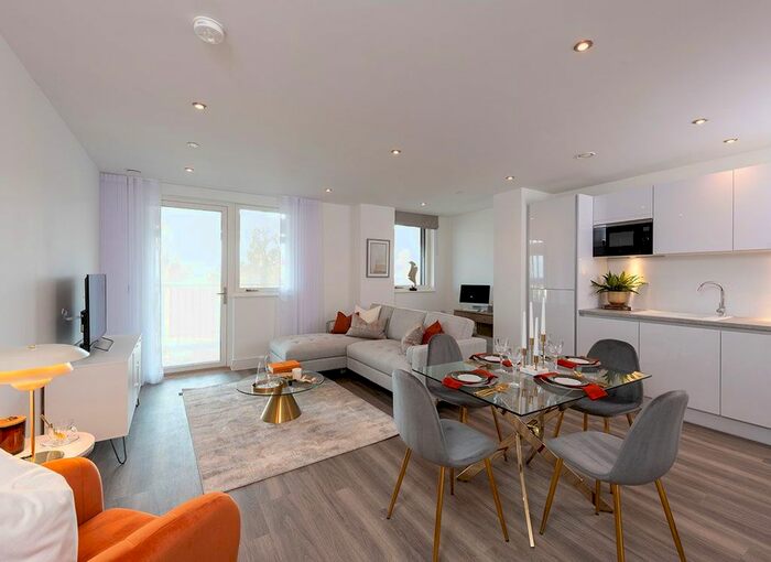 1 Bedroom Flat To Rent In One Bedroom Apartment In Ashwell House, Healum Avenue, Southaven, UB2