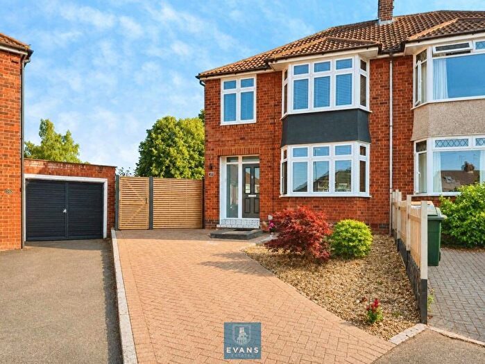 3 Bedroom Semi-Detached House For Sale In Harvey Close, Allesley, Coventry, CV5