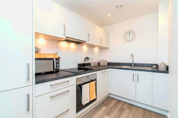 1 Bedroom Flat To Rent In Capstan Road, Southampton, SO19