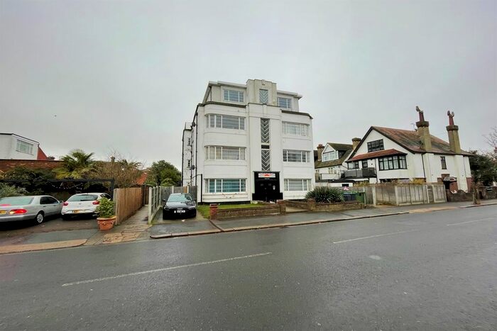 2 Bedroom Flat To Rent In Canewdon Road, Essex, SS0