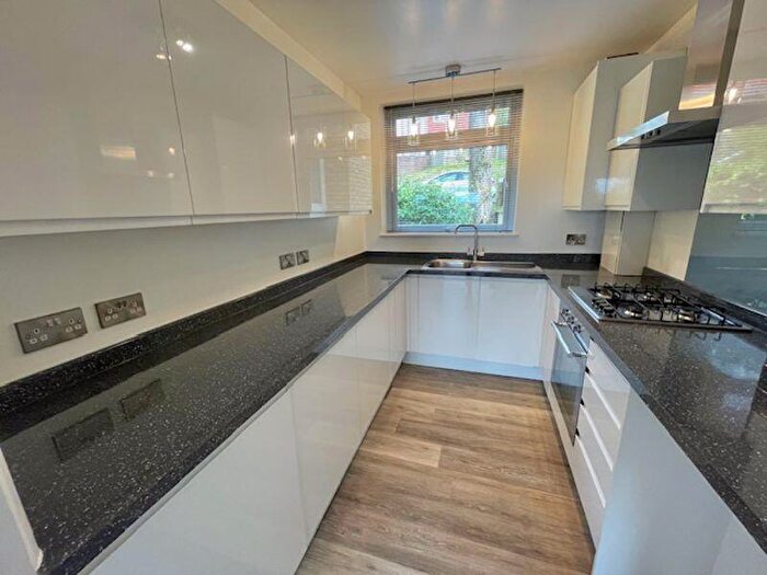 2 Bedroom Apartment To Rent In Westview Road, Warlingham, CR6