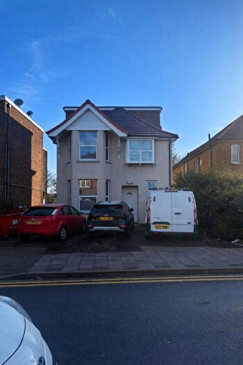 9 Bedroom House Of Multiple Occupation For Sale In Weald Lane, Harrow, Middlesex, HA3