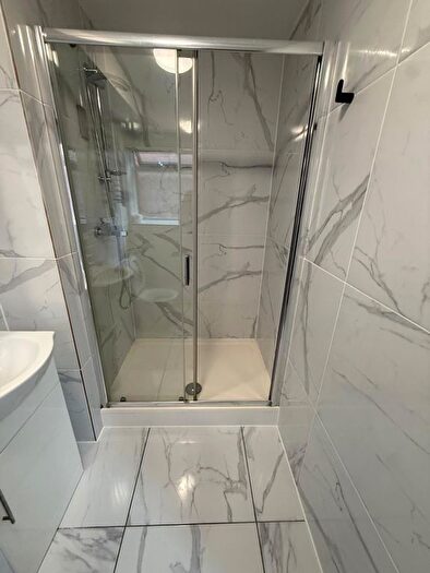Studio To Rent In Brentmead Place, London, NW11
