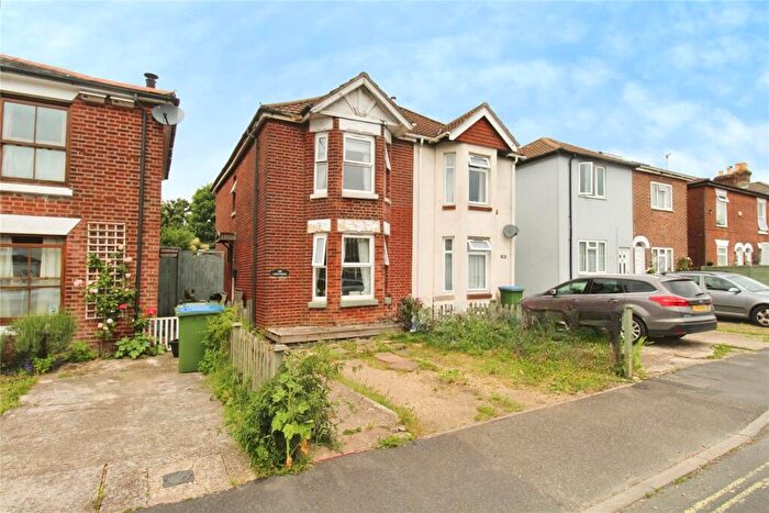 3 Bedroom Semi-Detached House For Sale In Shirley Park Road, Southampton, Hampshire, SO16