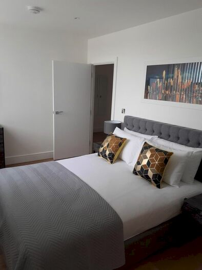 Studio To Rent In South Street, Romford, RM1