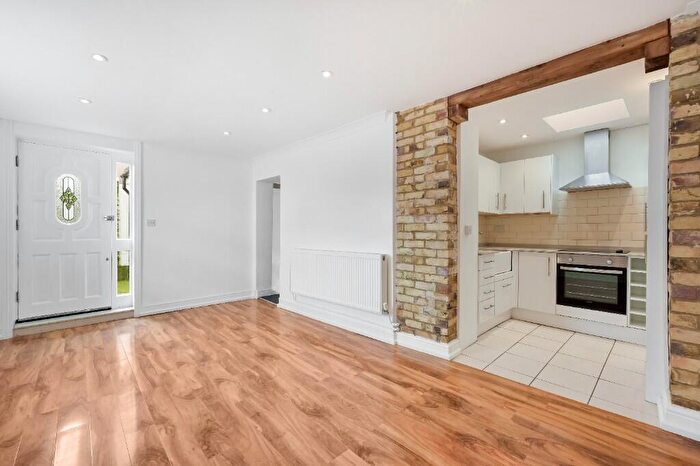 1 Bedroom Flat To Rent In Blackhorse Lane, London, E17