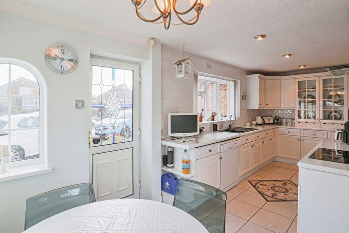 2 Bedroom Detached Bungalow For Sale In Rockingham Close, Leeds, LS15