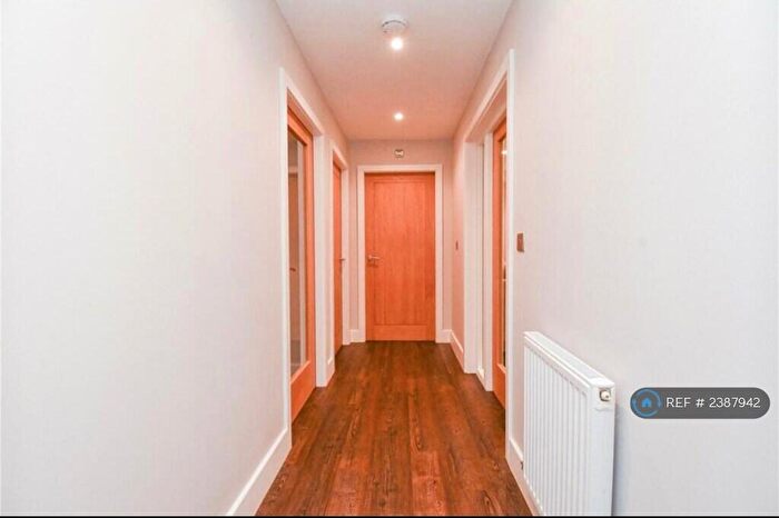 3 Bedroom Flat To Rent In Rocky Lane, Wirral, CH60