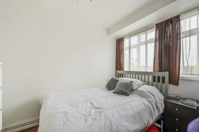 Studio For Sale In Solander Gardens, Shadwell, London, E1