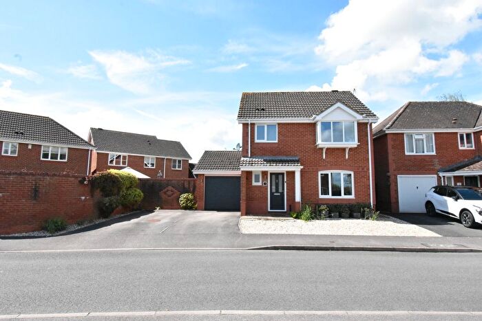 3 Bedroom Detached House For Sale In Dukes Way, Tewkesbury, GL20