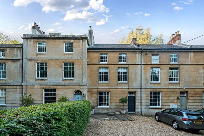 3 Bedroom Terraced House For Sale In Trafalgar Place, Bath Road, Devizes, SN10