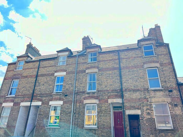 2 Bedroom Maisonette To Rent In Cowley Road, Oxford, OX4