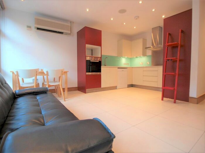 2 Bedroom Flat To Rent In Arlington Road, Camden, NW1