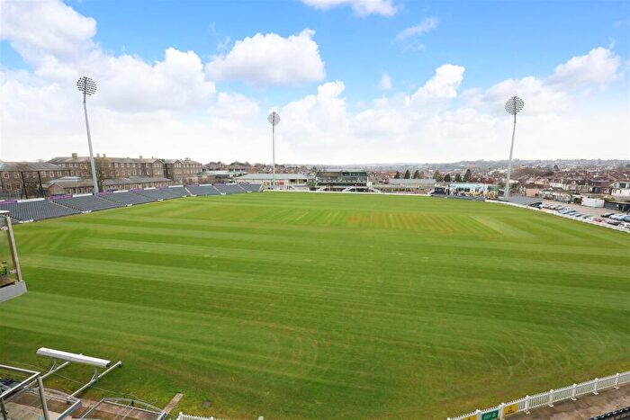 2 Bedroom Flat For Sale In College Road, Bishopston, Bristol, BS7