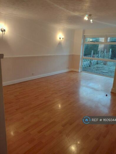 3 Bedroom Terraced House To Rent In Waveney Road, Ipswich, IP1