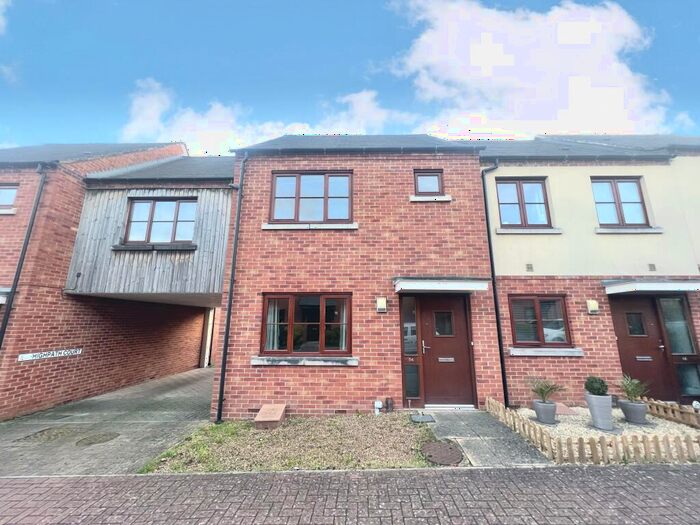 2 Bedroom House To Rent In Highpath Way, Basingstoke, RG24