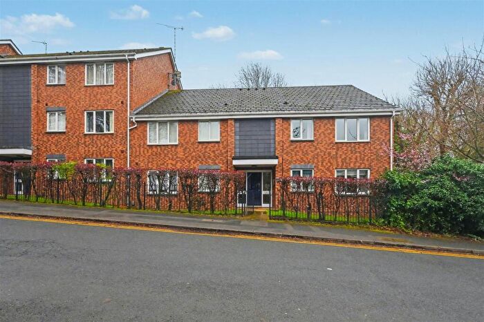 2 Bedroom Flat For Sale In Cross Farm Road, Harborne, Birmingham, B17