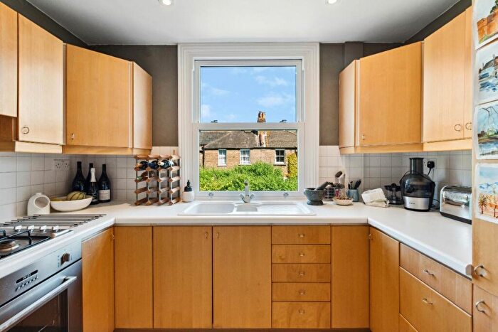 1 Bedroom Apartment For Sale In Second Avenue, London, SW14
