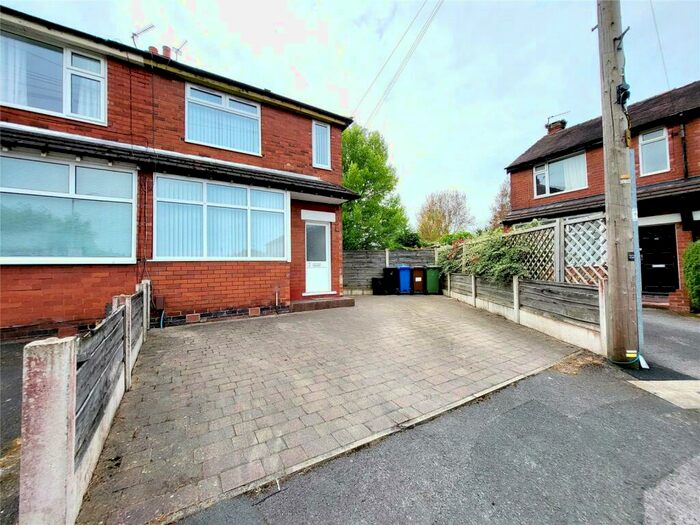 2 Bedroom End Of Terrace House To Rent In Grendale Avenue, Offerton, Stockport, SK1