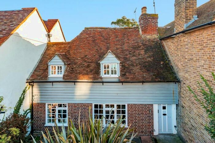 2 Bedroom Property To Rent In Borstal Hill, Whitstable, CT5