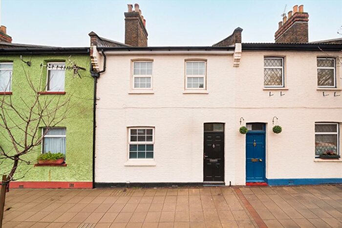 3 Bedroom Property For Sale In Old Oak Lane, Willesden Junction, NW10