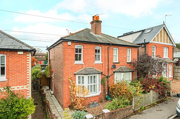 3 Bedroom Semi Detached House For Sale In Godalming, Surrey, GU7