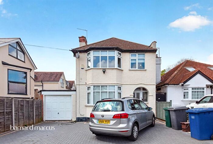 3 Bedroom Detached House For Sale In Fitzjohn Avenue, Barnet, EN5