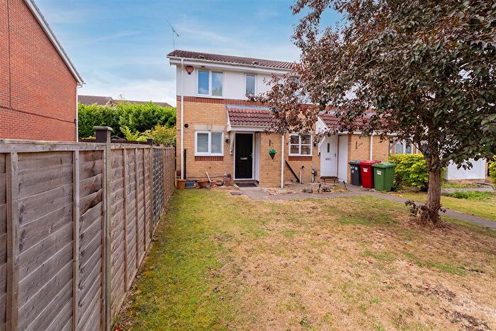 2 Bedroom End Of Terrace House For Sale In Richards Way, Cippenham, SL1
