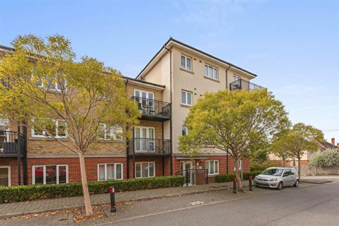 2 Bedroom Apartment To Rent In Walk Of Train Station, High Wycombe, HP13