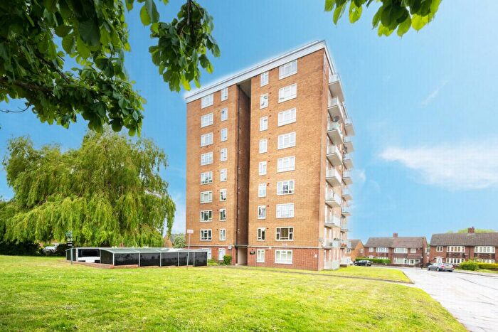 2 Bedroom Flat To Rent In Strongbow Crescent, Eltham, SE9