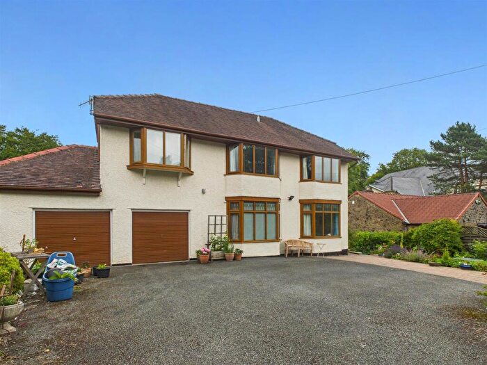 5 Bedroom Detached House For Sale In Lightwood Road, Buxton, SK17