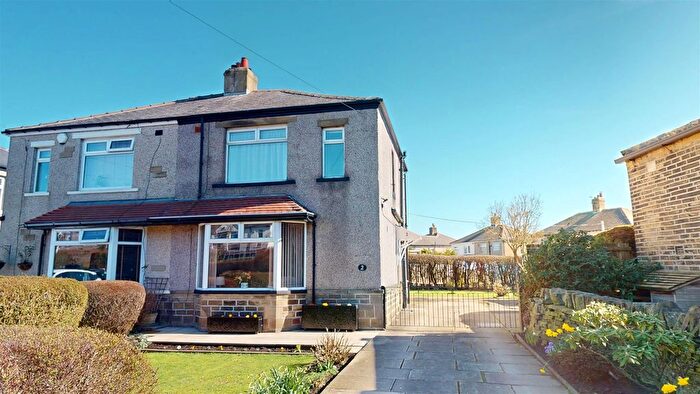 3 Bedroom Semi Detached House For Sale In Newlands View, Northowram, Halifax, HX3
