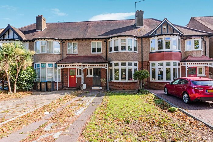 3 Bedroom Terraced House For Sale In Park Avenue, Enfield, EN1