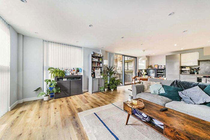 2 Bedroom Apartment To Rent In The Waldrons, Croydon, CR0