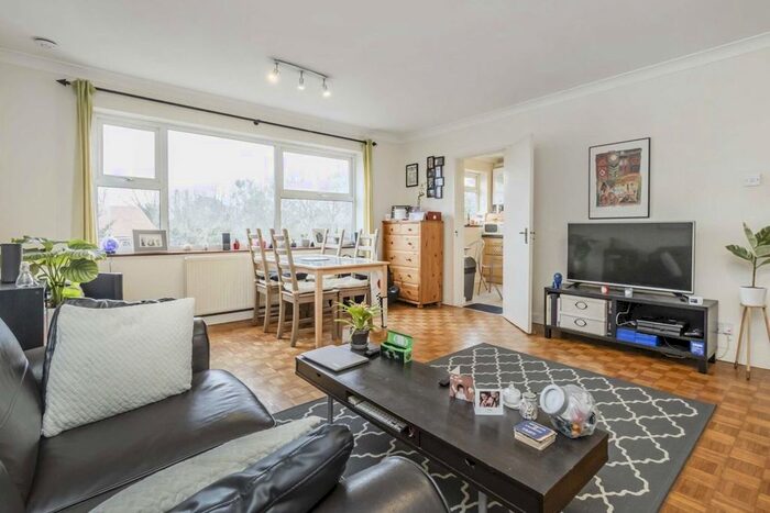 1 Bedroom Flat To Rent In Malvern Way, London W13