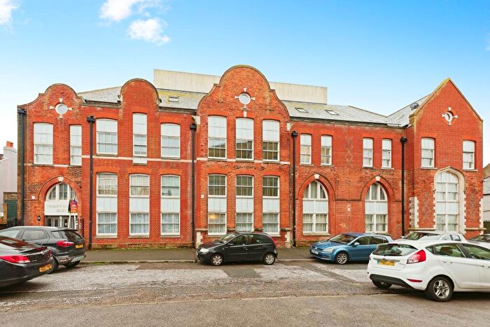 2 Bedroom Flat For Sale In Trinity Square, Margate, Kent, CT9