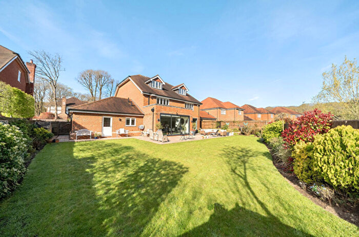 6 Bedroom Detached House For Sale In Fern Mead, Cranleigh, GU6