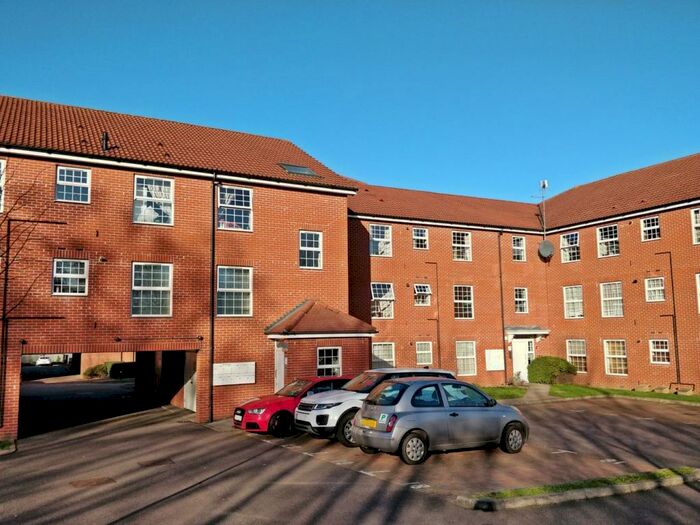 2 Bedroom Apartment To Rent In Bridge Court, Welwyn Garden City, AL7