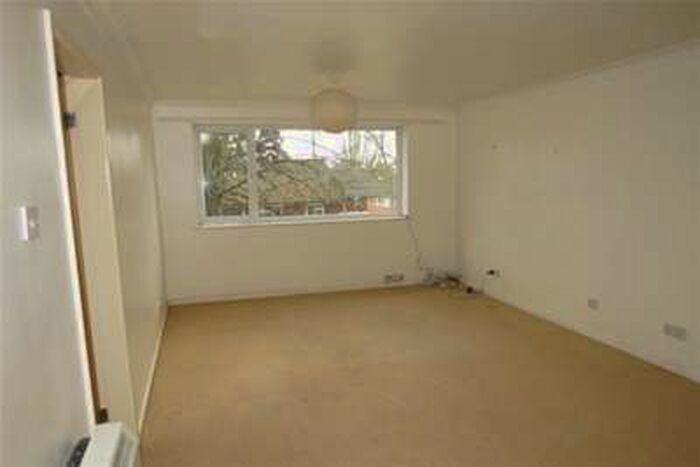 2 Bedroom Maisonette Flat To Rent In Ellerside Grove, Northfield. B31