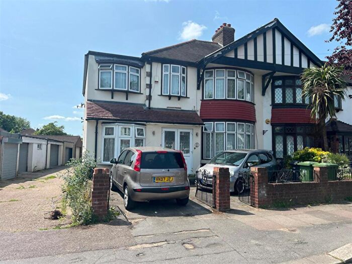 4 Bedroom House For Sale In Sandhurst Drive, Ilford, IG3