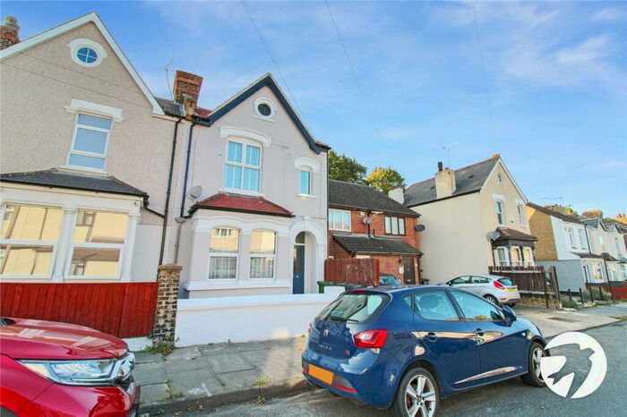1 Bedroom Maisonette To Rent In Eglinton Road, Swanscombe, Kent, DA10