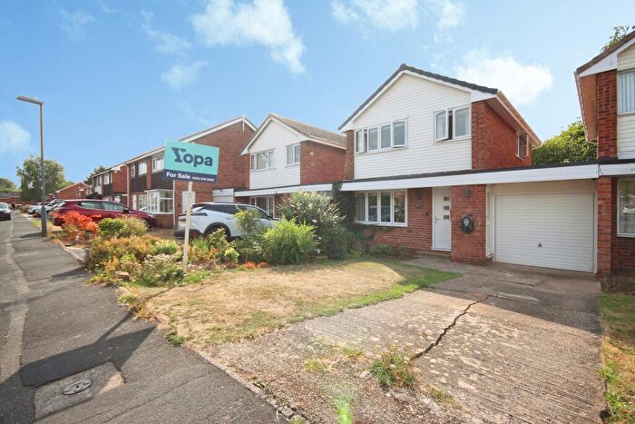 3 Bedroom Detached House For Sale In Kirby Avenue, Warwick, CV34