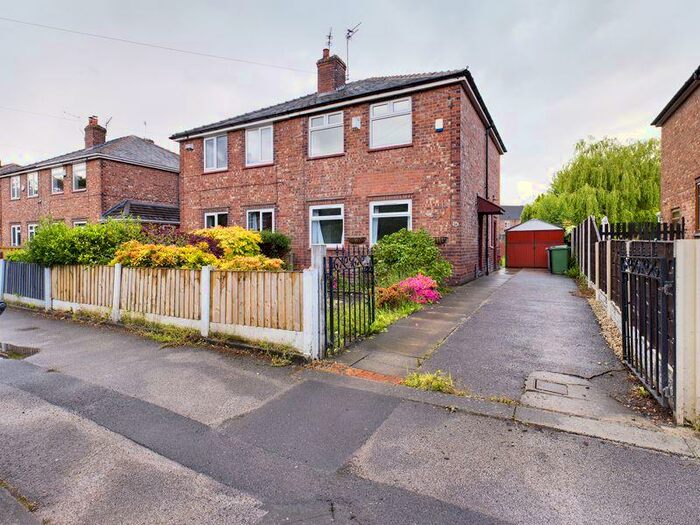 3 Bedroom Semi-Detached House To Rent In Broadway, Partington, Manchester, M31
