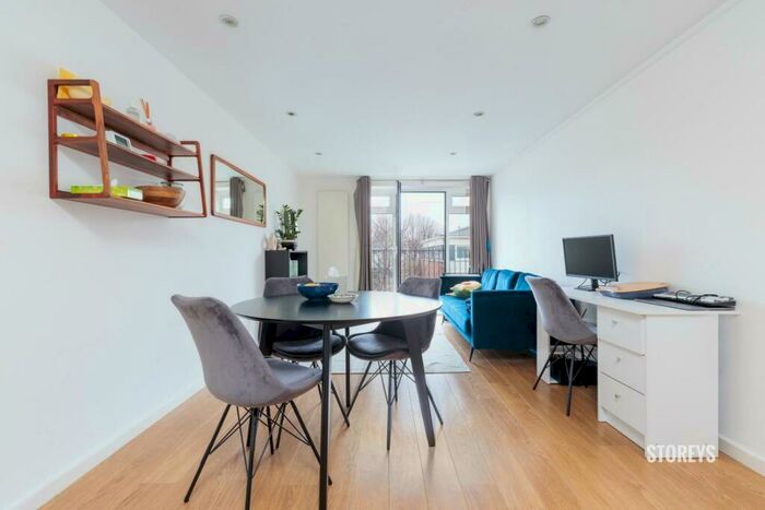 2 Bedroom Apartment To Rent In Bacon Street, Shoreditch, London, E2